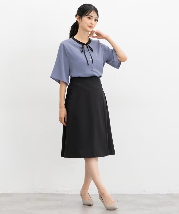 出所：ハニーズ公式　配色リボンブラウス