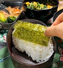 「こういうのが食べたい！」妻が夫に作る【ししゃもの大葉巻きときんぴら弁当】和食のおかずを詰めたお弁当が最高に美味しそうと話題