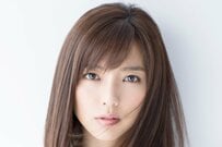 柴崎岳の妻・真野恵里菜 1歳の子供とディズニーへ！2ショットに「足細いねー！」「ママになっても変わらない可愛さ」と反響