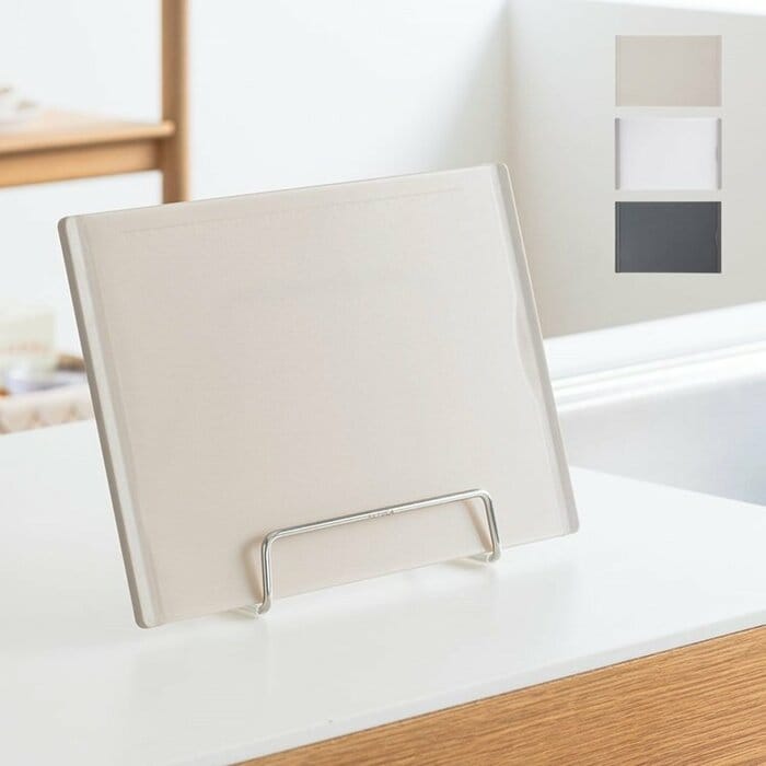 使いたいときにサッと使える薄型の軽いまな板