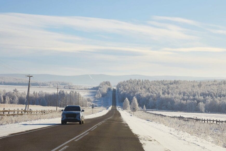 秋田県で目撃された「春を感じる光景」に衝撃走る…　自動車の思わぬ状態が話題に