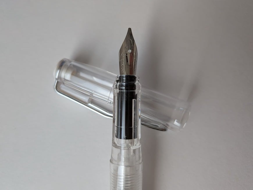 「フラットタイプを購入したので、先端が平らです」