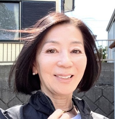【69歳マダム】”ギンガムチェック×ボーダー”の〈モノトーンコーデ〉がおしゃれ！「真似したい！」「可愛い！」の声