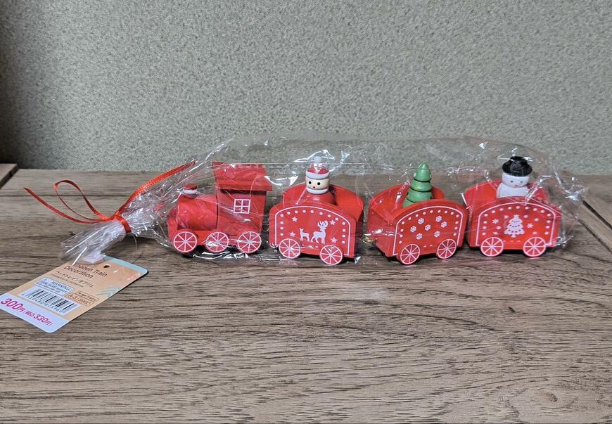 筆者撮影（ダイソー、ウッドトレインオブジェ）