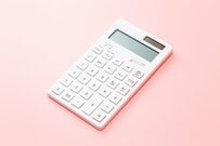 毎月5万円の分配金をもらうという友人。何に・いくら投資しているのか...？人気の毎月分配型ファンドで試算してみた