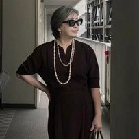 【60代マダム】ブラウンオールインワンの上品な着こなしが素敵「大人の装いですね！」