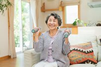 【単身高齢者世帯】いまの70歳代の貯蓄額「平均値・中央値」はいくら？老齢年金「国民年金と厚生年金」の平均月額も確認！