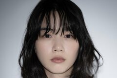 のん32歳 スタイル良すぎ！大胆モードコーデにSNS衝撃「誰にも真似出来ない」「クールビューティー」