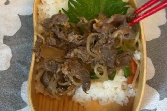 パートナーに作る豪華すぎる【チャプチェ弁当】　里芋の「焼きおにぎり型のおかず」に思わず二度見