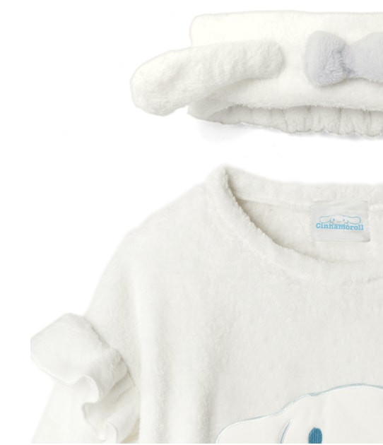 シナモロールの耳がついたヘアバンド付きで、かわいらしさ満点！