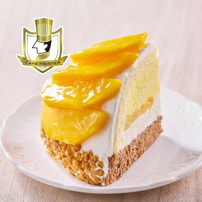 「宮崎県産完熟マンゴーのフルーツボンブケーキ(594円)」
