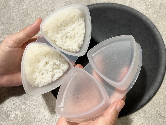 すでにきれいな形のおにぎりができている予感