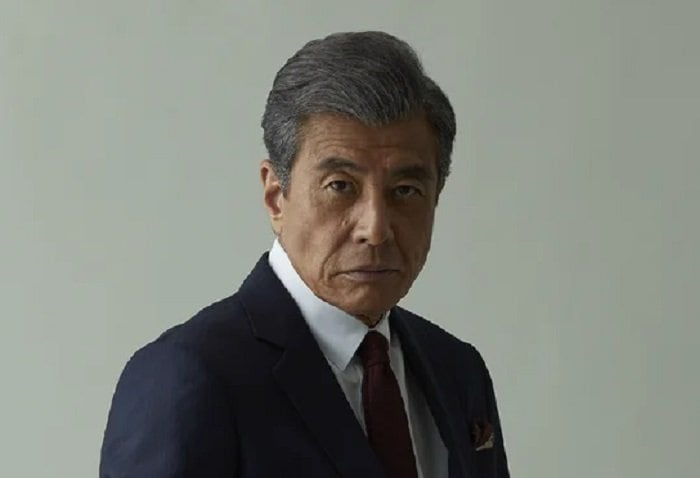 75歳 舘ひろし、ブラックスーツ姿に「永遠のダンディ」「なにを着ても素敵」ファンを魅了