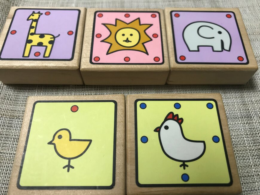 ※写真は筆者私物の「どうぶつしょうぎ」（幻冬舎エデュケーション）です。2020年10月現在、「新装版どうぶつしょうぎ」（小学館）が発売されています。