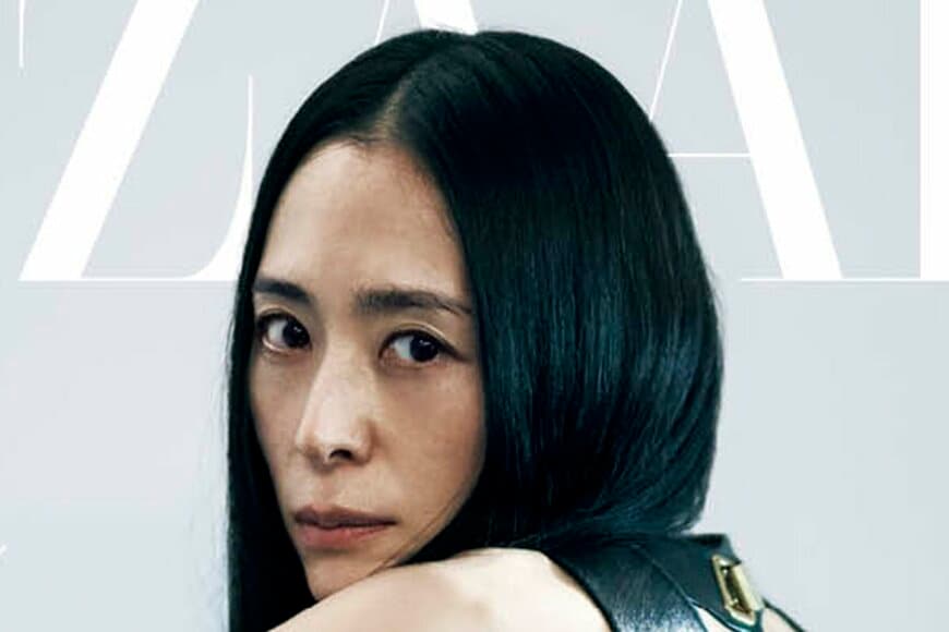 53歳 深津絵里「バレンシアガ」ブラックコーデが話題「たまらん」「素敵すぎるー！」「めちゃかっこいい」雑誌『ハーパーズ バザー』表紙