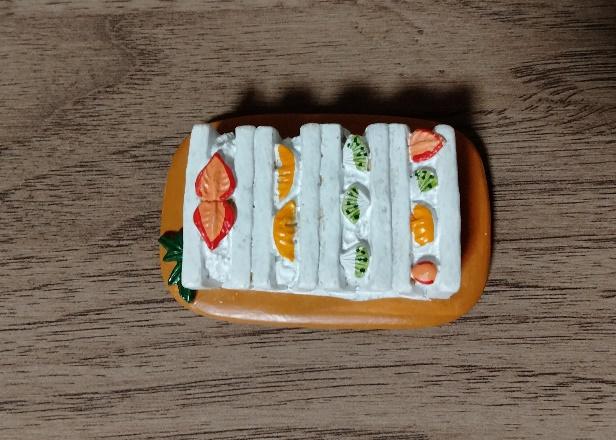 筆者撮影（キャンドゥ、インテリアマグネット スイーツパン）