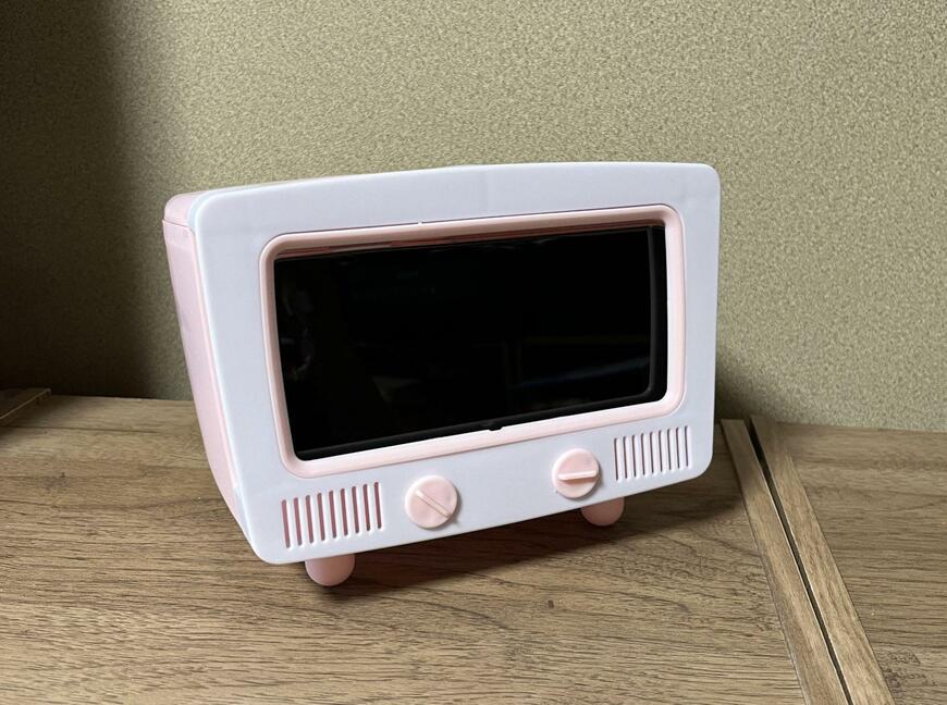 ダイソー、テレビ型スマホスタンド(ティッシュボックス、ペン立て付)画像