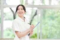 「え、そんな年収もらえるの？」婚活最強のモテ職・看護師の平均月収と最高月収をチェック！【偏差値一覧表付き】