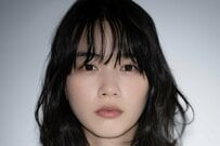 のん、スタイル抜群…！ハイセンスなジャケット＆サングラス姿に「やはり別格」「素敵なファッション」反響あふれる