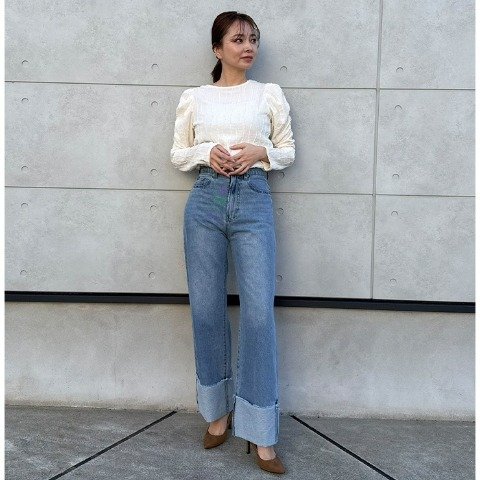 カラーはMARIEさんこだわりのサックスとネイビーの2色を展開