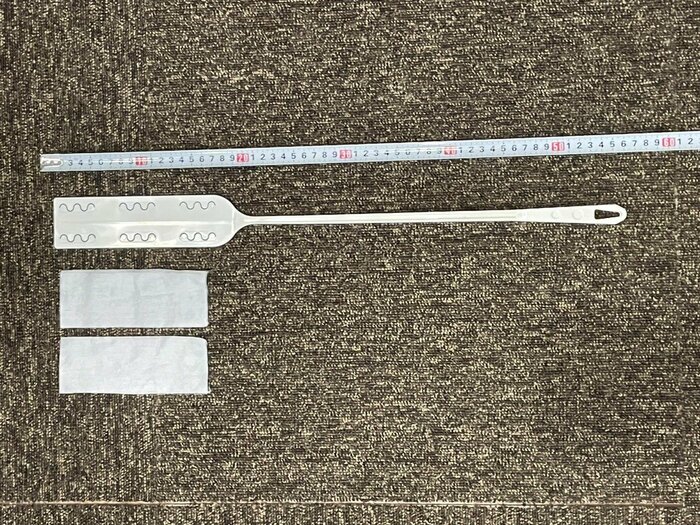 サイズは、横幅約55cm薄さは約5mm以下