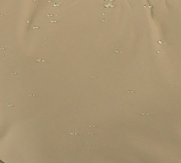 出所：ユニクロ公式 ラウンドミニショルダーバッグ