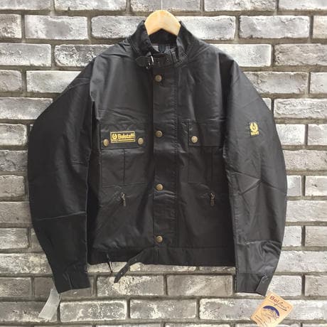 Belstaff ¥33,000（LILY）