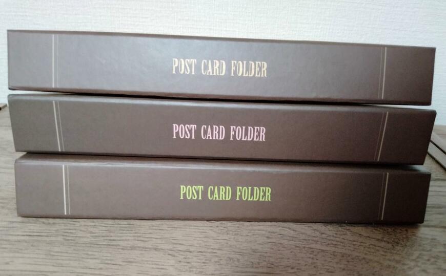 筆者撮影（セリア、ポストカードファイル2段 96ポケット クラシック柄）