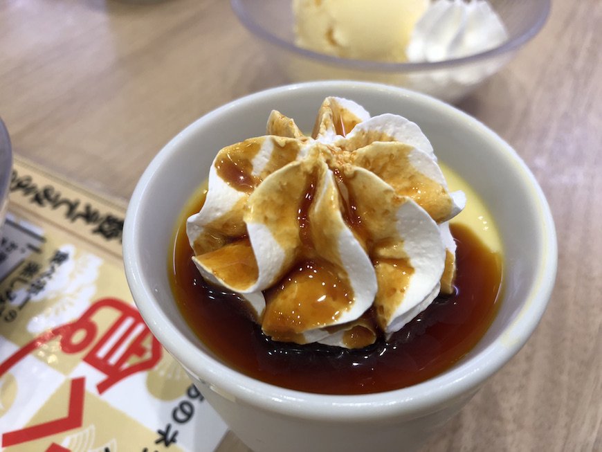 デザートメニューのプレミアムホイッププリン