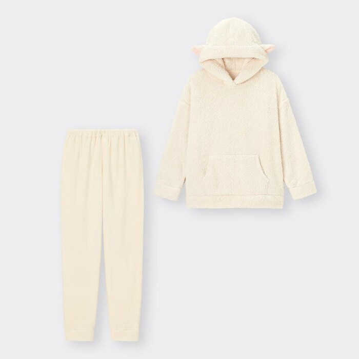 出所：GU公式 ファッション通販サイト マシュマロフィールフーディセット(シープ)(長袖&ロングパンツ)