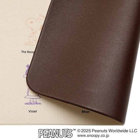 出所：ニトリデコホーム公式　【デコホーム商品】ロングマット(120cm オールスター スヌーピー)