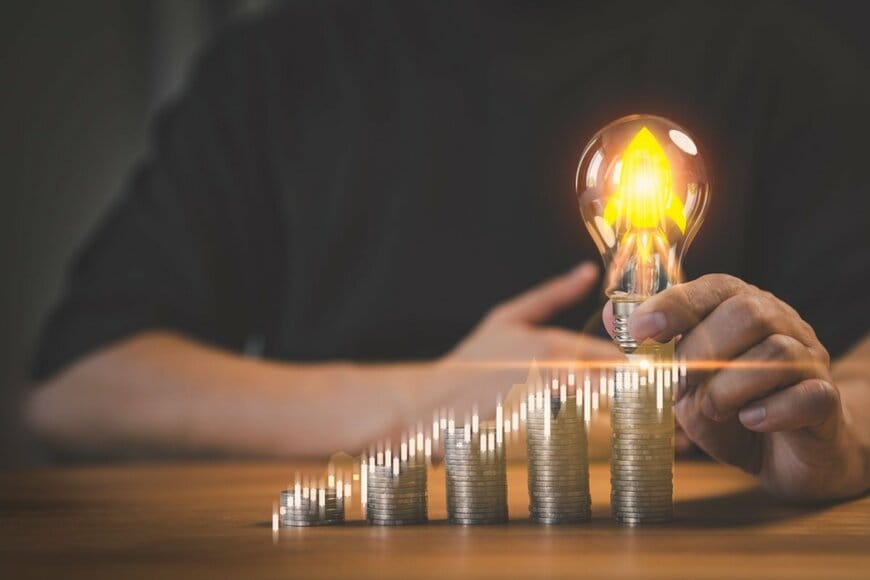 増えていくコインと電球