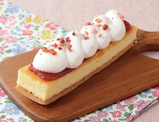 ローソンの新商品:ご褒美スティックケーキ ぷっくりクリーム&いちご