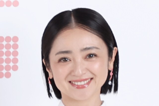 44歳 安達祐実 白ワンピ姿の近影にSNS衝撃「一瞬誰？と…」「20代にしか見えません」「ま、眩しすぎる」