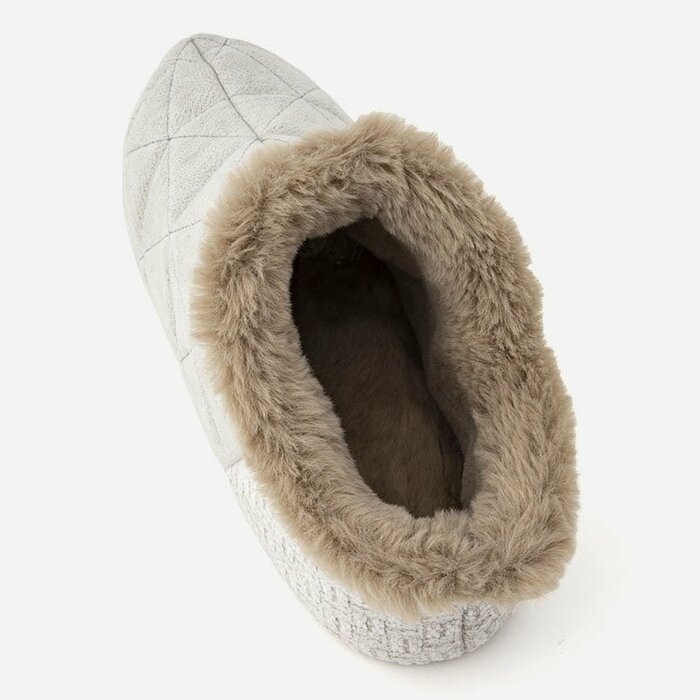 包まれるようなフィット感と履き心地