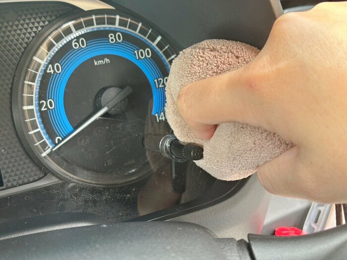 少し力を入れてこすってみると手跡や指紋などもきれいに取れました