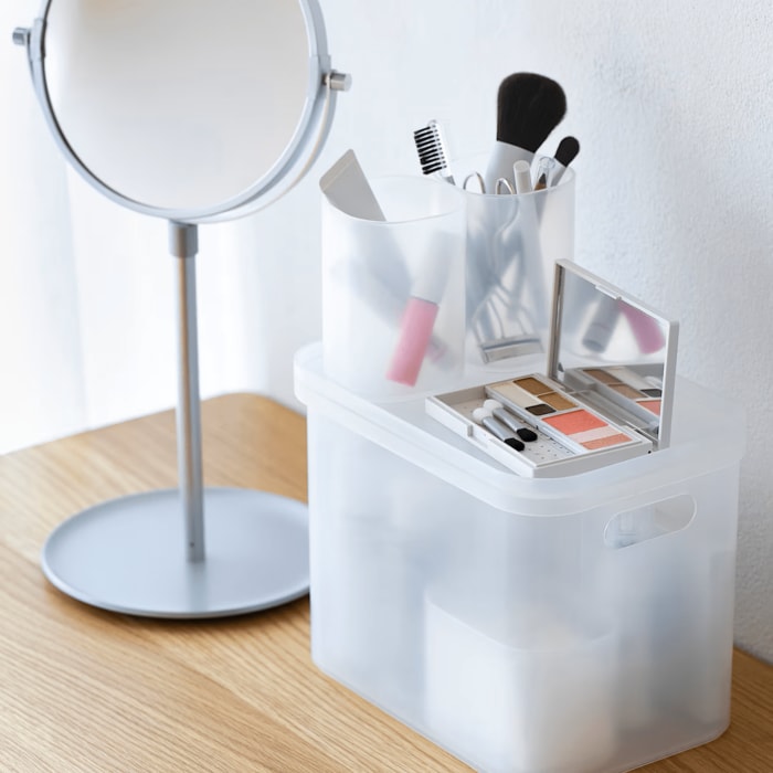 半透明のポリプロピレンメイクボックス