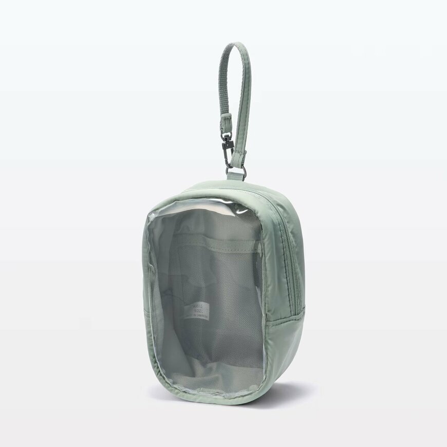 出所：無印良品　吊るせるコレクションポーチ