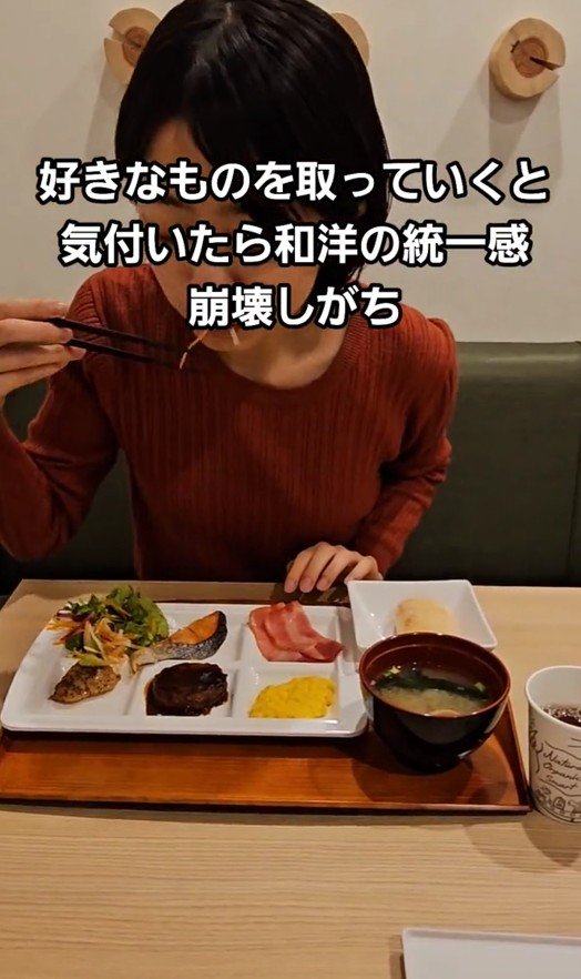 出所：@superhotel_official「朝食ビュッフェでやりがちなこと」