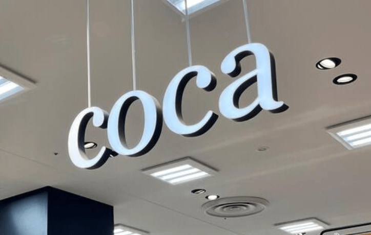 「40代のお悩みウエスト太ももカバーで話題」coca〈シボサテンイージーパンツ〉1990円で登場「吸水速乾で涼しい」「全5色よ」