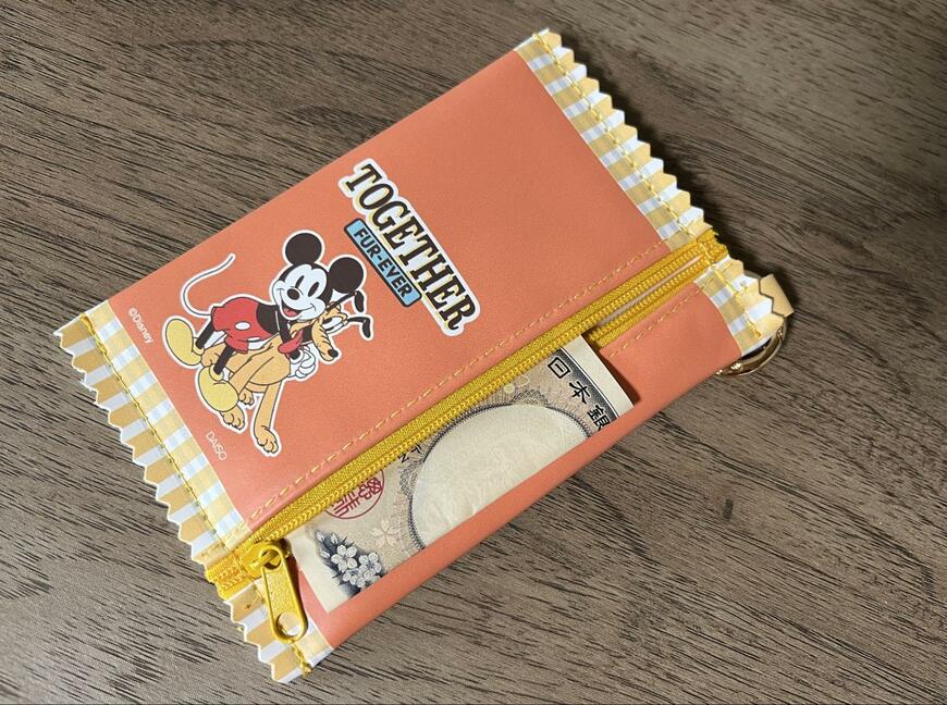 ダイソー、お菓子風ポーチ、キーリング付(ミッキー&フレンズ)写真
