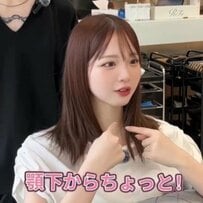 「髪色はオリーブ！」カラーとレイヤーで美女がイメチェン！女性らしさがさらにアップした姿が話題