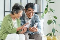 【70歳夫婦世帯】老後資金の二極化「中央値1178万円」いくらあると安心なのか《年金・生活費》も合わせてチェック