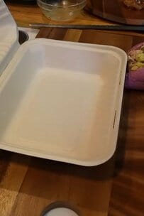 「完全に紫芋じゃん！！」本物みたいな〈さつまいもパン〉を使った【サンドイッチ弁当】が話題