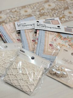100円ショップの「ランチクロスを裁縫」した結果…　お嬢様のようなワンピースが完成「天才現る」