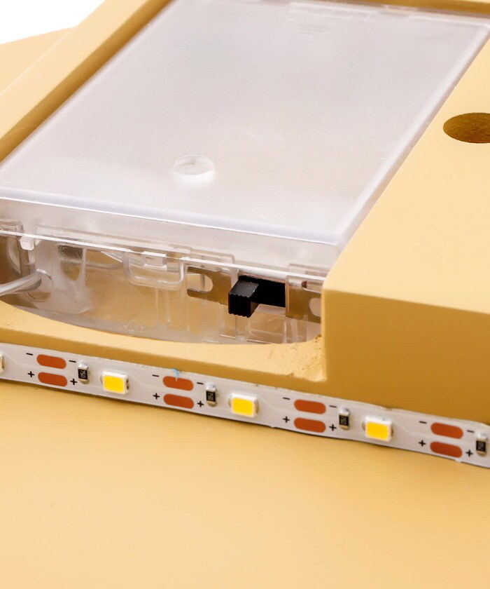 スイッチを入れるとお月様の背面から光が