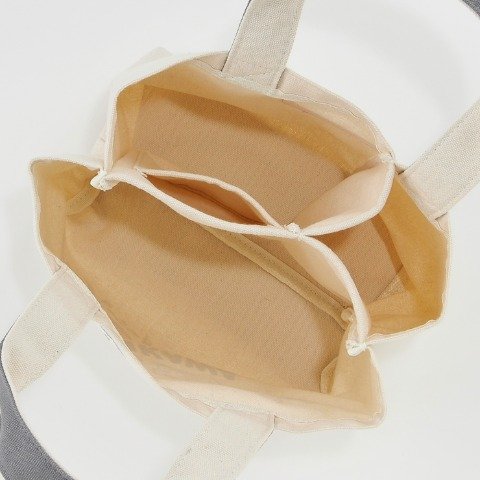 モノトーンなのでさまざまなコーデに合わせやすい