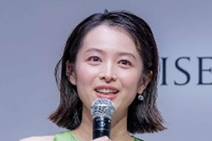 清野菜名 フードを被ったオフショットが大反響「天使ですか？」「斗真くん感じる」「どうしてこんなに…」