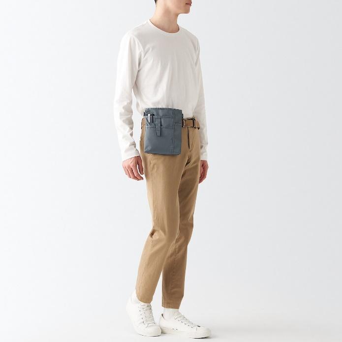 出所：無印良品 ネットストア 撥水 ペン差し付きショルダーバッグ