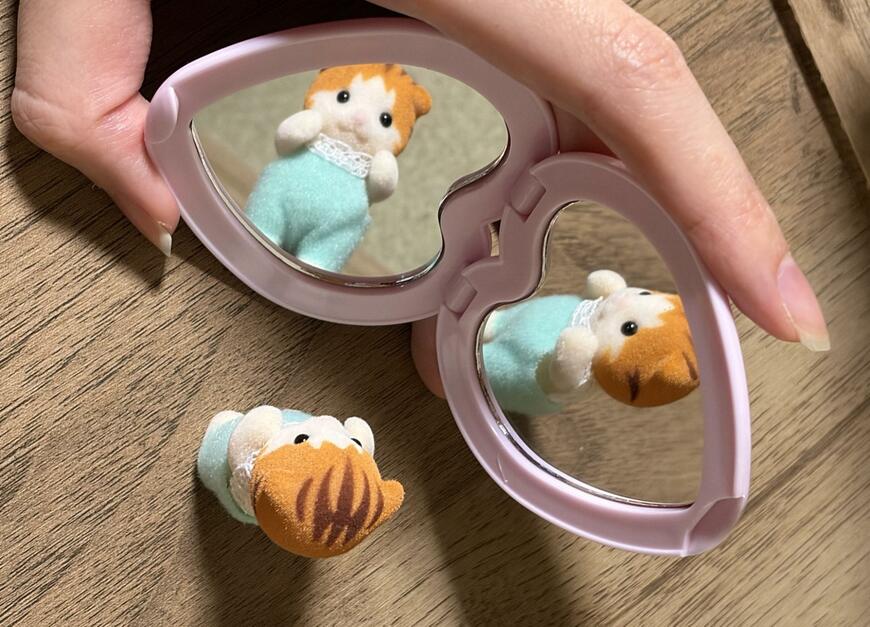 セリア、ハート型 コンパクトミラー 魔法少女風筆者撮影写真